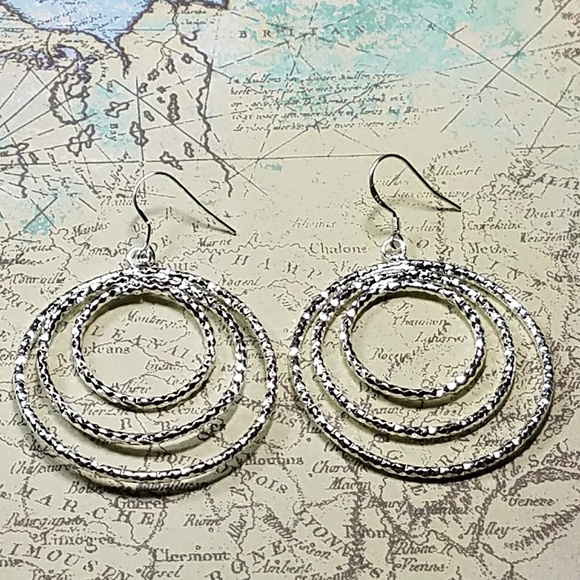 Textured hoop earrings new - Picture 2 of 5